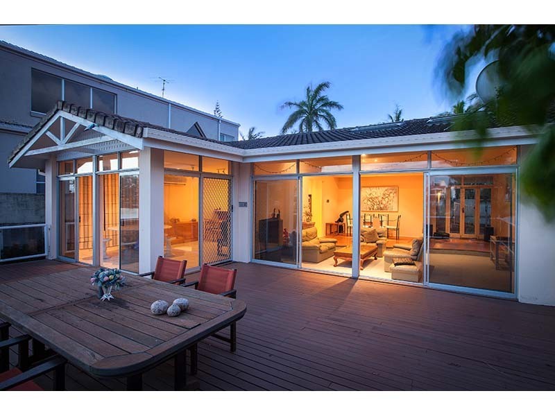 88 Amalfi Drive, Isle Of Capri QLD 4217