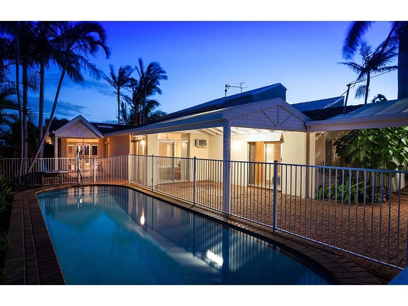 88 Amalfi Drive, Isle Of Capri QLD 4217