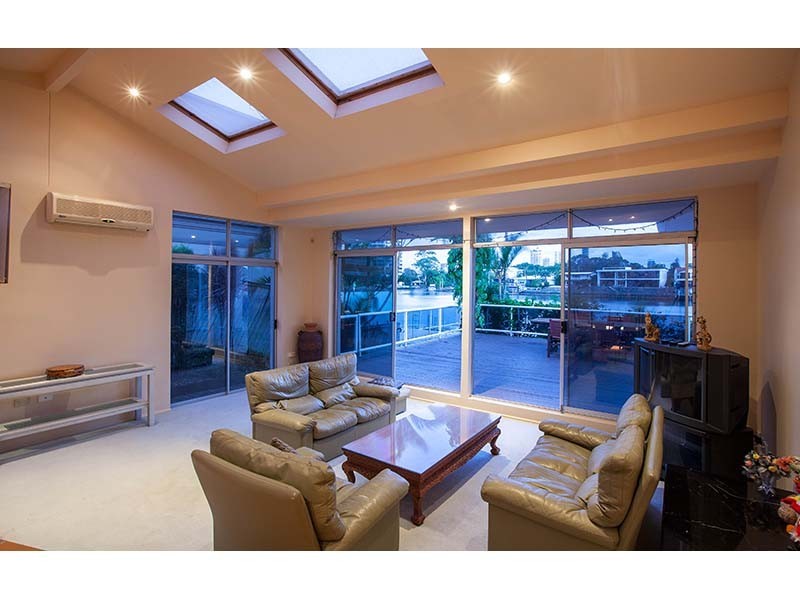 88 Amalfi Drive, Isle Of Capri QLD 4217