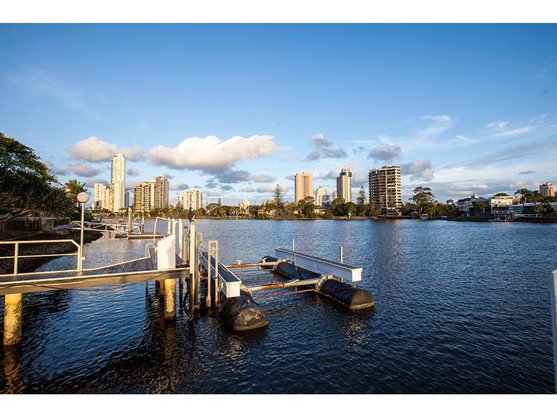 88 Amalfi Drive, Isle Of Capri QLD 4217