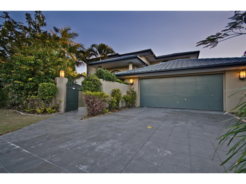 9 Cheval Ct, Benowa Waters QLD 4217