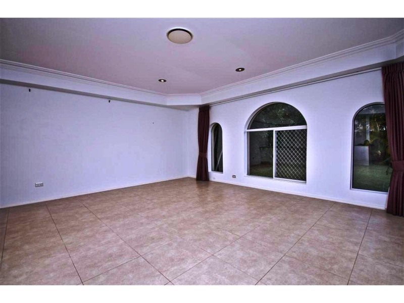 9 Cheval Ct, Benowa Waters QLD 4217