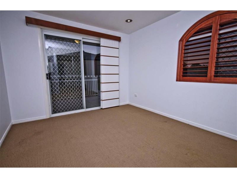 9 Cheval Ct, Benowa Waters QLD 4217