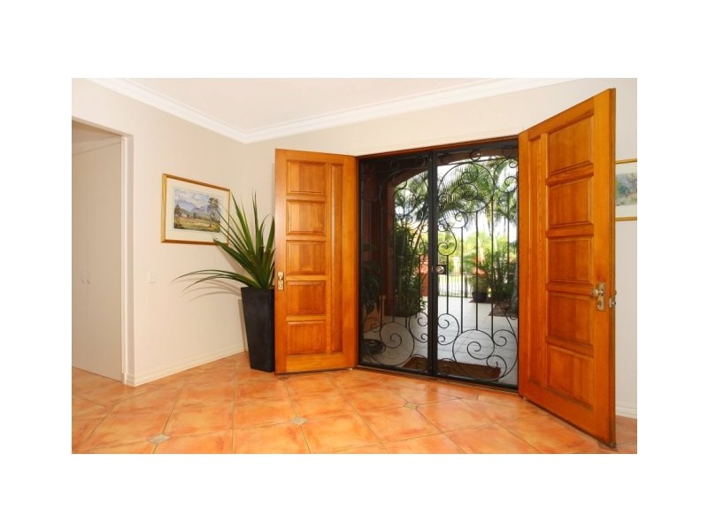 21 Clear Water Bay Avenue, Clear Island Waters QLD 4226