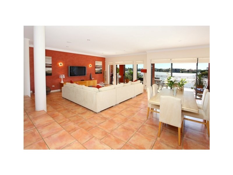 21 Clear Water Bay Avenue, Clear Island Waters QLD 4226