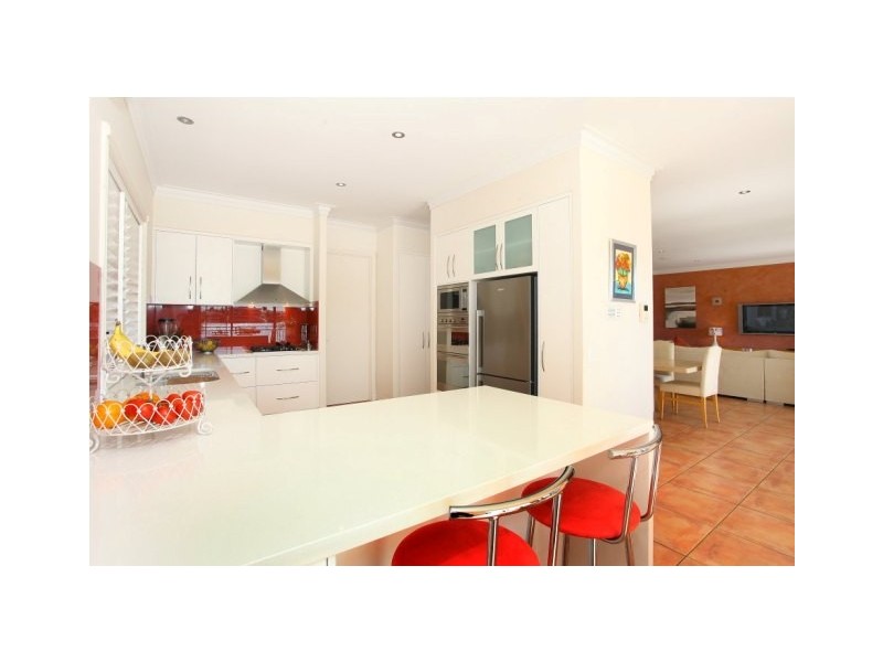 21 Clear Water Bay Avenue, Clear Island Waters QLD 4226