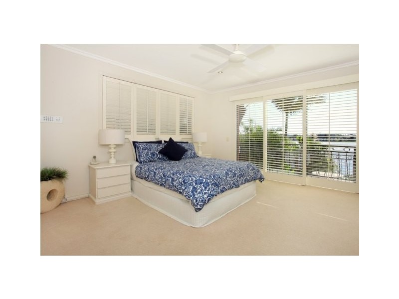 21 Clear Water Bay Avenue, Clear Island Waters QLD 4226