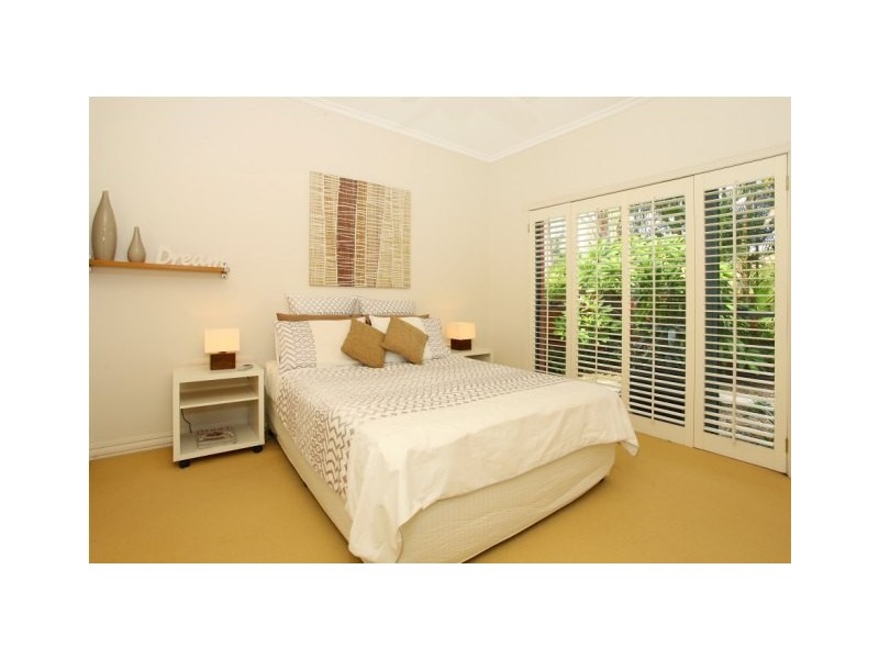 21 Clear Water Bay Avenue, Clear Island Waters QLD 4226