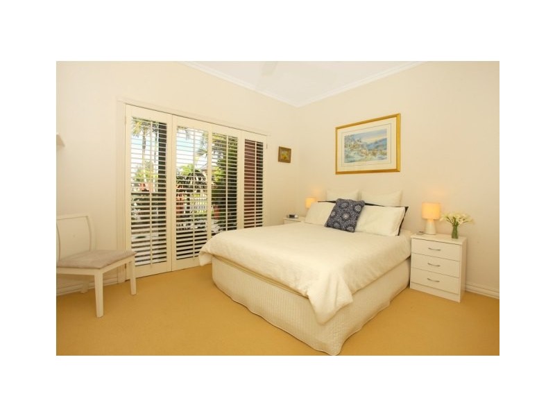 21 Clear Water Bay Avenue, Clear Island Waters QLD 4226