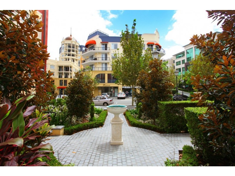74 ‘Porto Bellago’ 3030 The Boulevard, Carrara QLD 4211