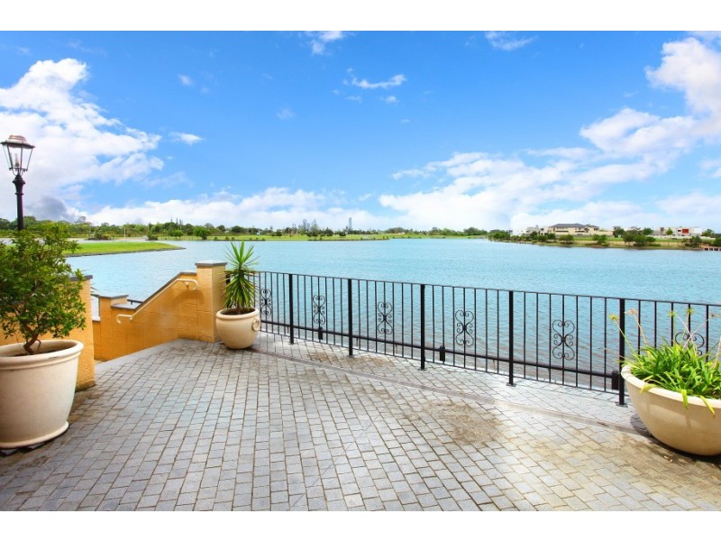 74 ‘Porto Bellago’ 3030 The Boulevard, Carrara QLD 4211