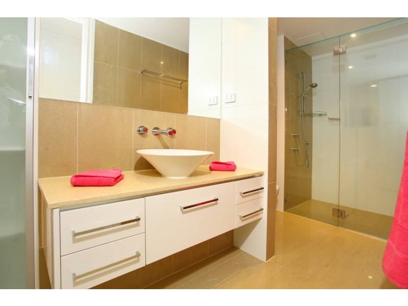 74 ‘Porto Bellago’ 3030 The Boulevard, Carrara QLD 4211