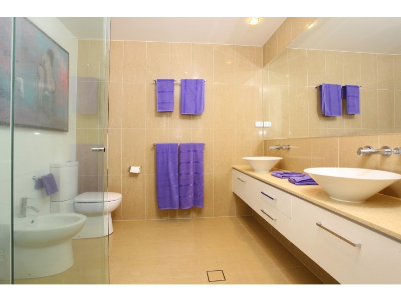 74 ‘Porto Bellago’ 3030 The Boulevard, Carrara QLD 4211