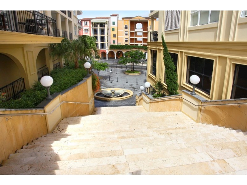74 ‘Porto Bellago’ 3030 The Boulevard, Carrara QLD 4211