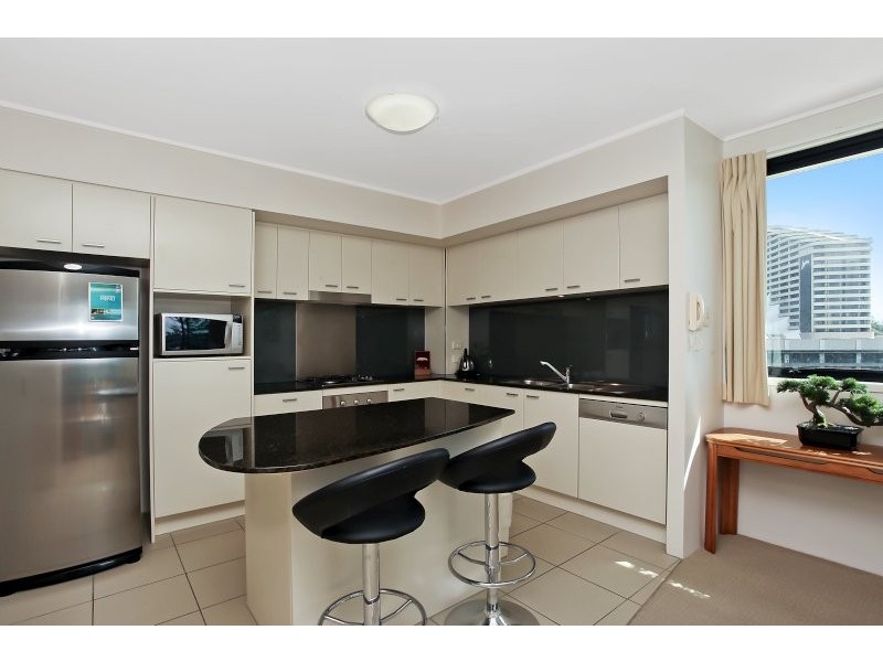402 ‘Broadbeach on the Park’ 2685 Gold Coast Hwy, Broadbeach QLD 4218