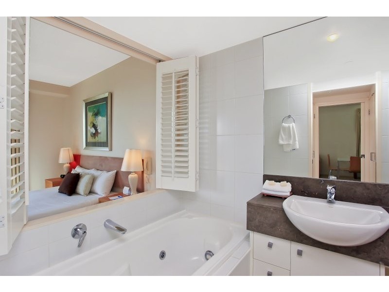 402 ‘Broadbeach on the Park’ 2685 Gold Coast Hwy, Broadbeach QLD 4218