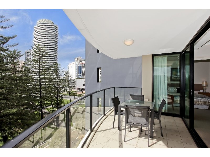 402 ‘Broadbeach on the Park’ 2685 Gold Coast Hwy, Broadbeach QLD 4218