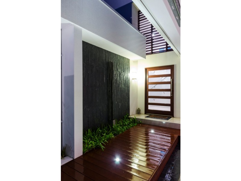 373 Benowa Road, Benowa Waters QLD 4217