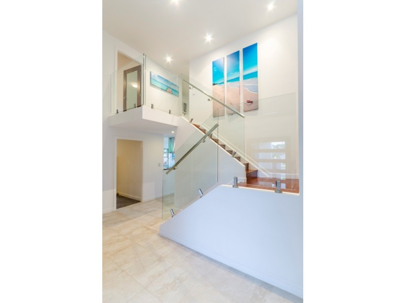 373 Benowa Road, Benowa Waters QLD 4217