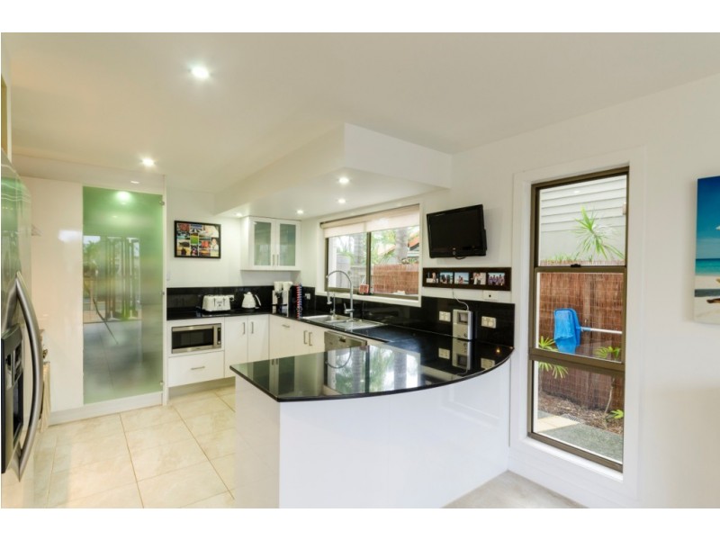 373 Benowa Road, Benowa Waters QLD 4217