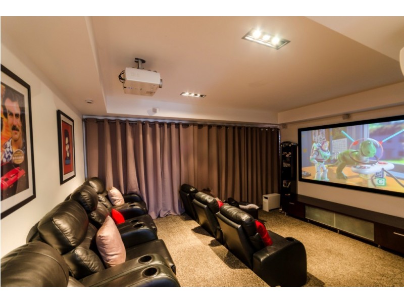 373 Benowa Road, Benowa Waters QLD 4217