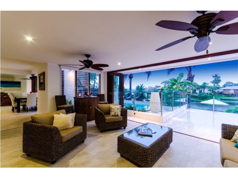 373 Benowa Road, Benowa Waters QLD 4217