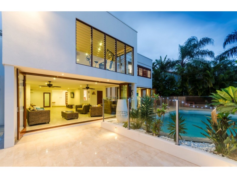 373 Benowa Road, Benowa Waters QLD 4217