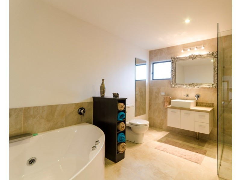 373 Benowa Road, Benowa Waters QLD 4217