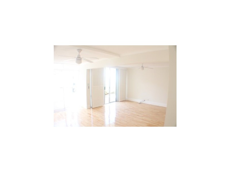 2/2 Wharf Rd, Surfers Paradise QLD 4217