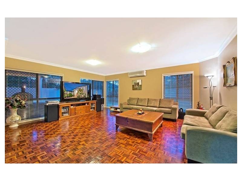 58 Sir Bruce Small Boulevard, Benowa Waters QLD 4217