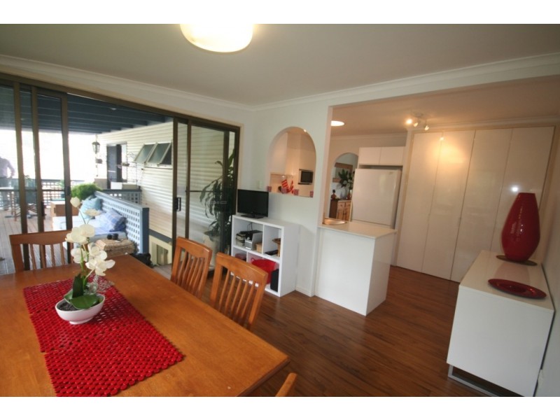 9 Mentone Avenue, Bundall QLD 4217