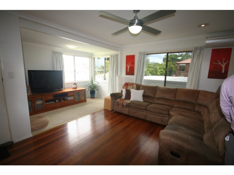 9 Mentone Avenue, Bundall QLD 4217