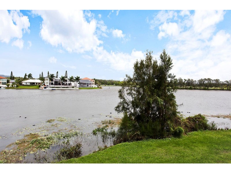 Villa 1 ‘Ashton’ Rhode Island, 125 Santa Cruz Boulevard, Clear Island Waters QLD 4226