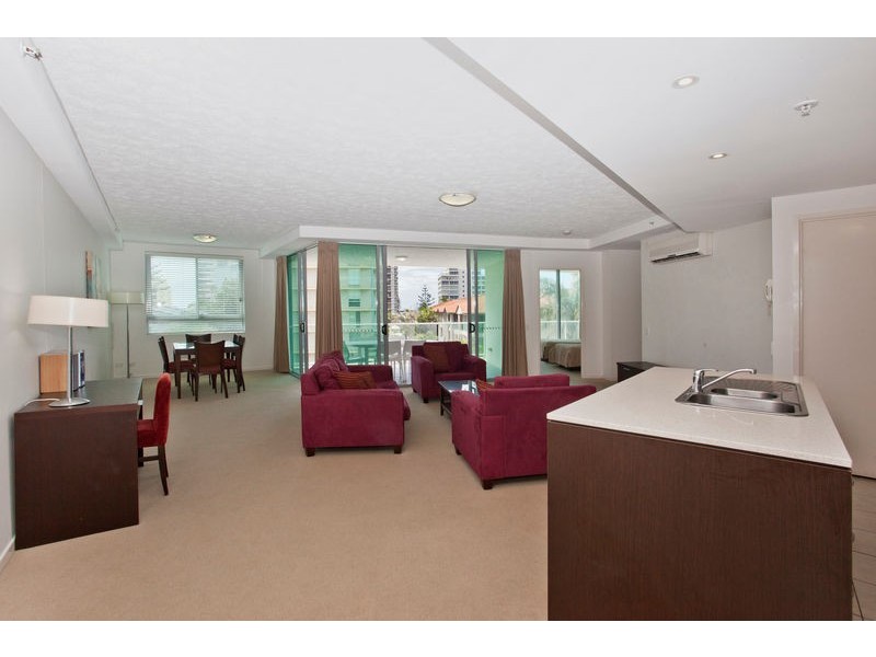 207 ‘Wings’ 18 Fern Street, Surfers Paradise QLD 4217