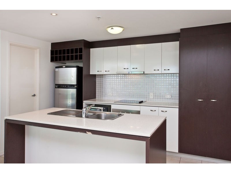 207 ‘Wings’ 18 Fern Street, Surfers Paradise QLD 4217