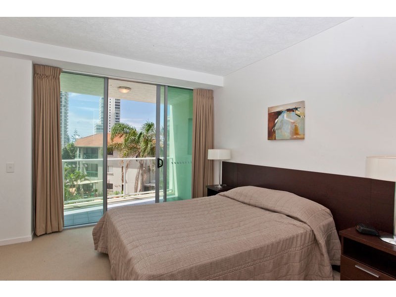 207 ‘Wings’ 18 Fern Street, Surfers Paradise QLD 4217