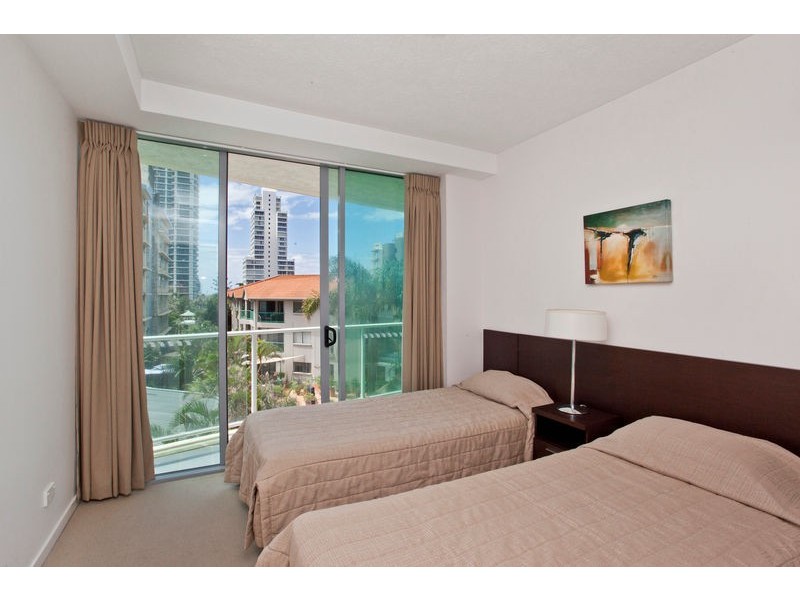 207 ‘Wings’ 18 Fern Street, Surfers Paradise QLD 4217