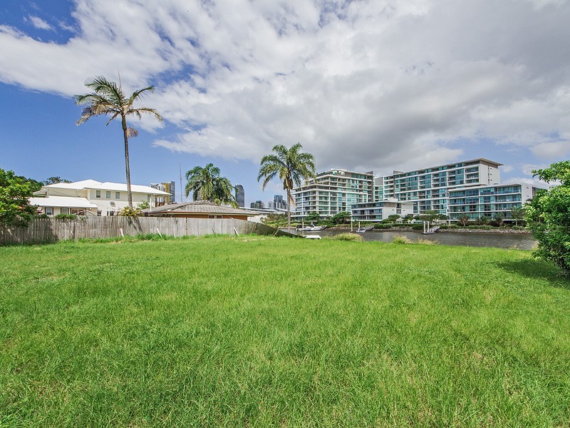 129A Allambi Avenue, Broadbeach Waters QLD 4218