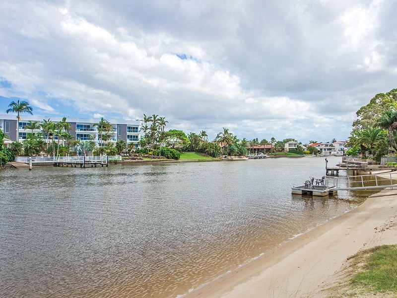 129A Allambi Avenue, Broadbeach Waters QLD 4218