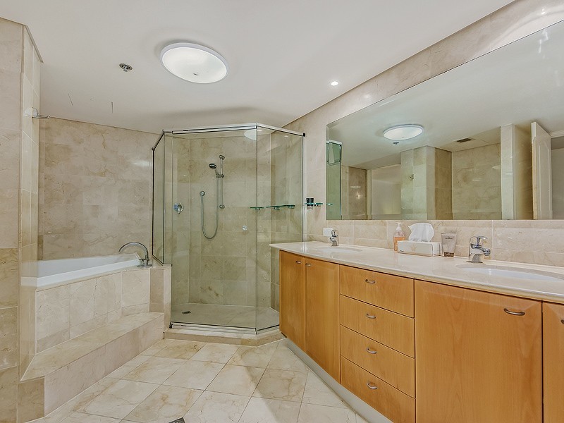 13C ‘La Sabbia’ 74 Old Burleigh Road, Surfers Paradise QLD 4217