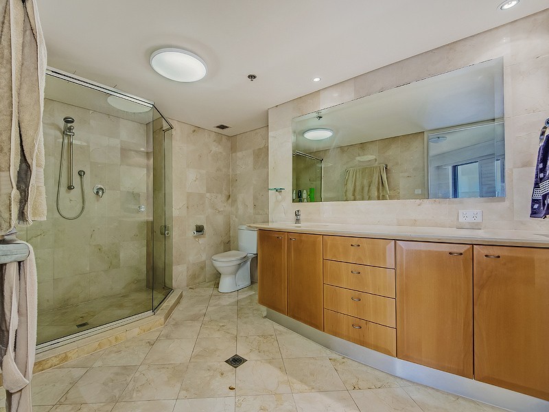 13C ‘La Sabbia’ 74 Old Burleigh Road, Surfers Paradise QLD 4217