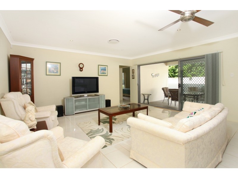 1/18 Heights Drive, Robina QLD 4226