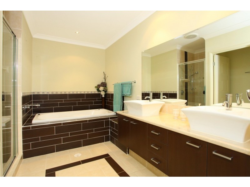 1/18 Heights Drive, Robina QLD 4226