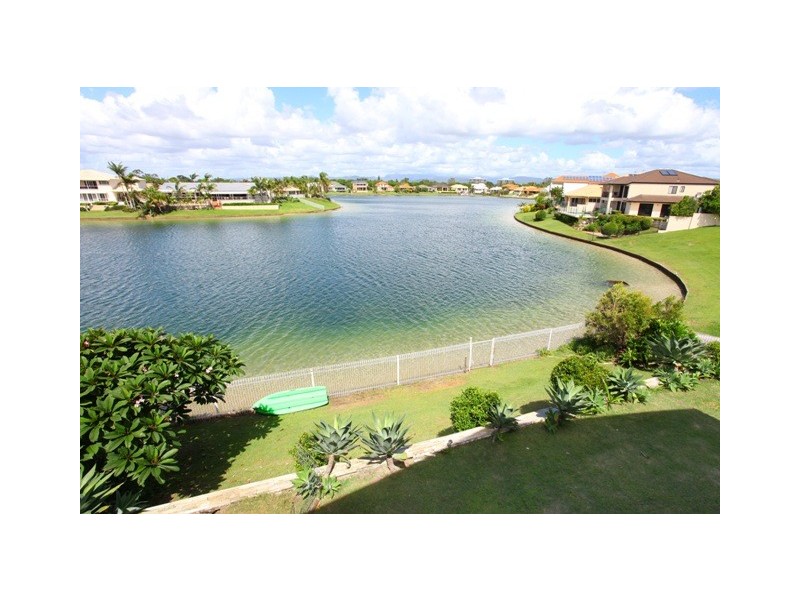 20 Darnay Road, Broadbeach Waters QLD 4218