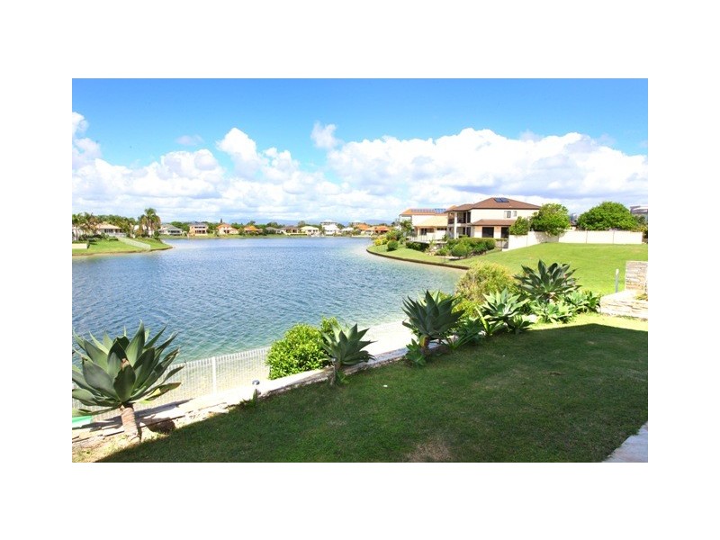 20 Darnay Road, Broadbeach Waters QLD 4218