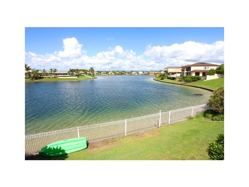 20 Darnay Road, Broadbeach Waters QLD 4218