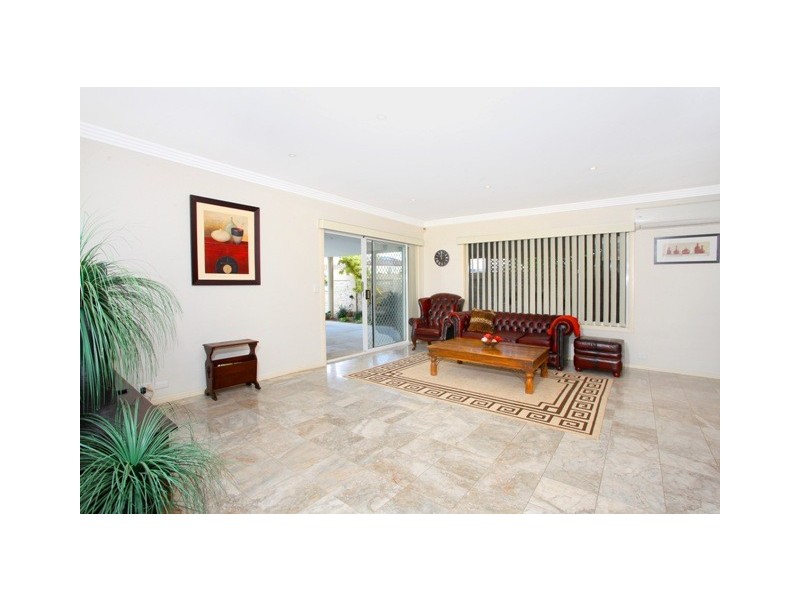 20 Darnay Road, Broadbeach Waters QLD 4218
