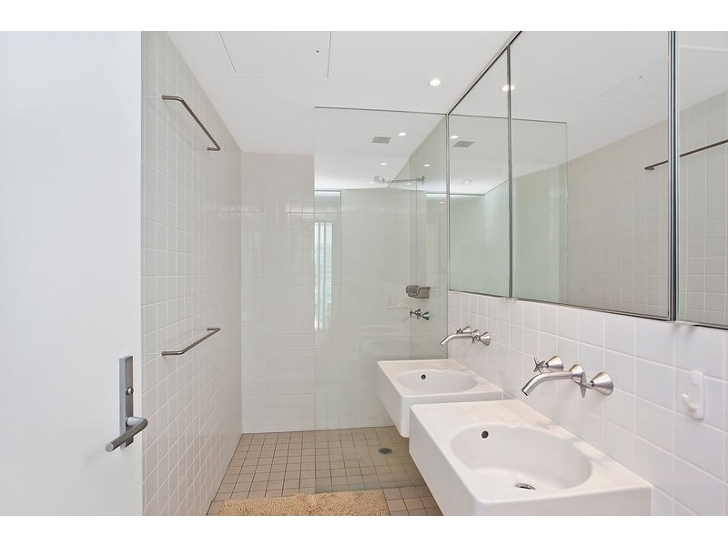 2102 ‘Air on Broadbeach’ 159 Old Burleigh Road, Broadbeach QLD 4218