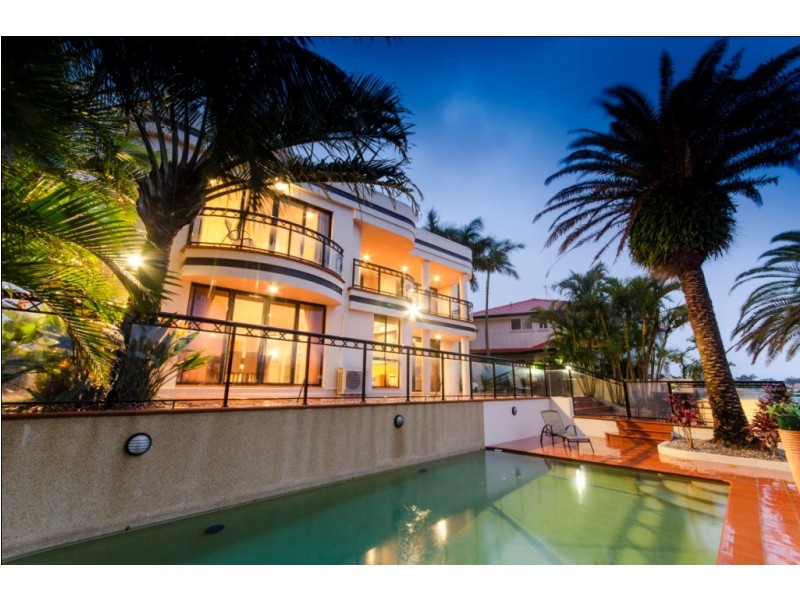 15 Tortuga Place, Clear Island Waters QLD 4226