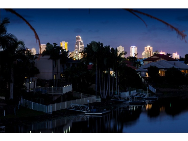 15 Tortuga Place, Clear Island Waters QLD 4226